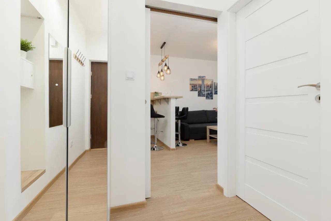 Roomy Apartment Oczapowskiego In Bielany By Noclegi Renters 바르샤바