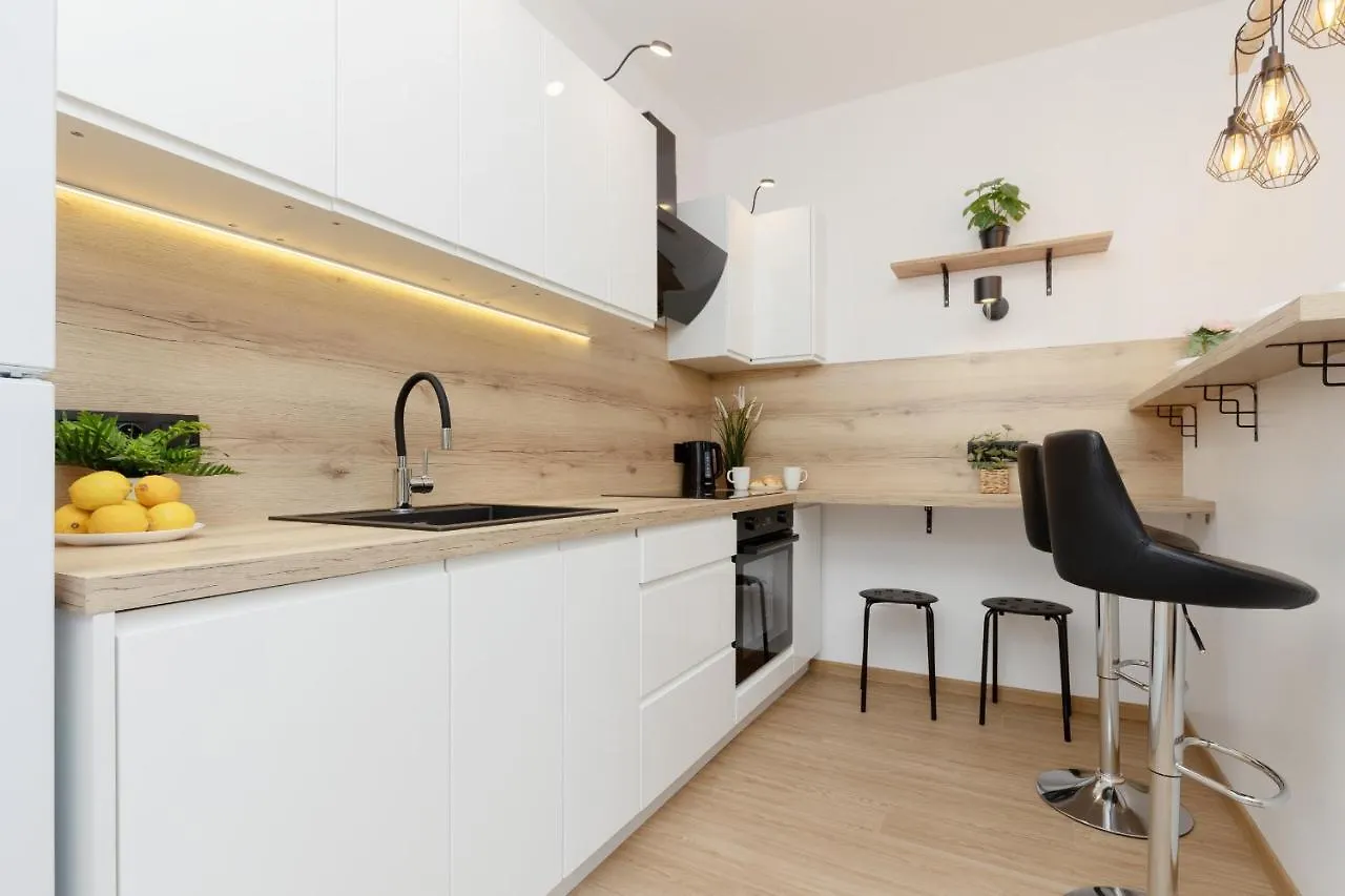 Roomy Apartment Oczapowskiego In Bielany By Noclegi Renters 바르샤바